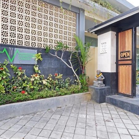 V Canggu Dormitory Eksteriør bilde