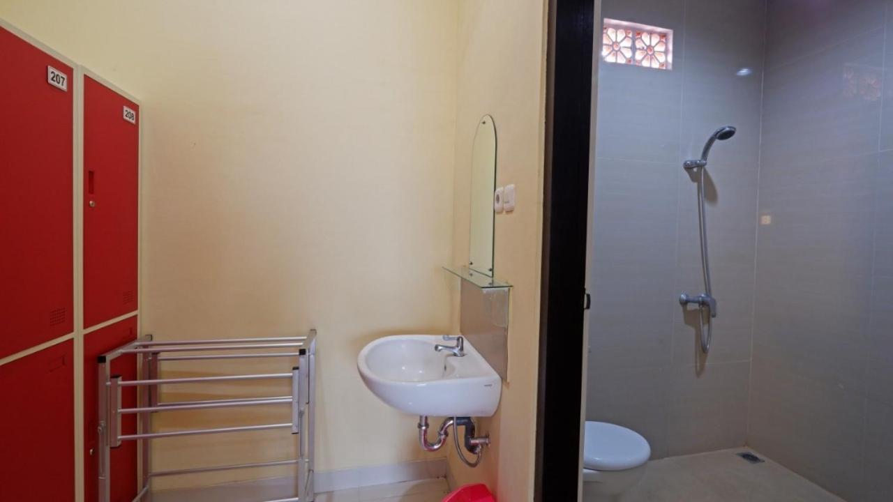 V Canggu Dormitory Eksteriør bilde