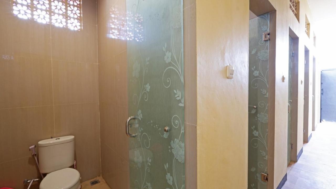 V Canggu Dormitory Eksteriør bilde